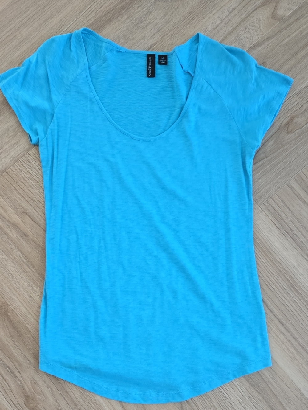 Cynthia Rowley Scoop Neck Short Sleeve Tee in Bright Turquoise Medium